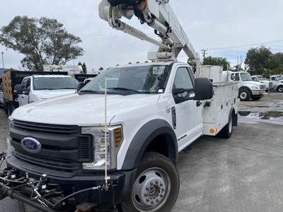 Ford F-550 Boom / Bucket Truck - 440HP