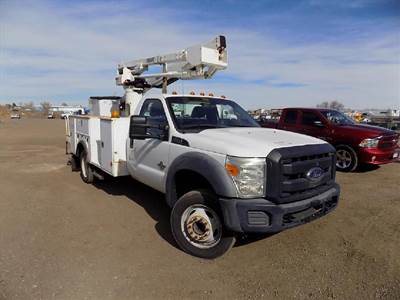 Ford F-550 Boom / Bucket Truck - 300HP
