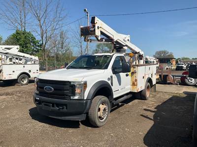 Ford F-550 Boom / Bucket Truck - 440HP