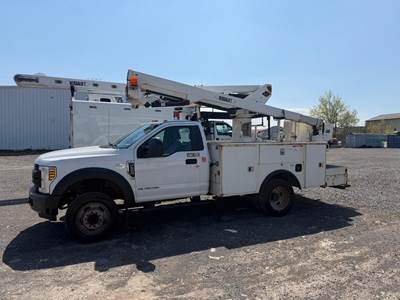 Ford F-550 Boom / Bucket Truck - 440HP