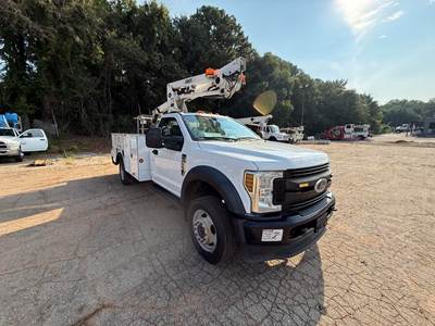 Ford F-550 Boom / Bucket Truck - 288HP