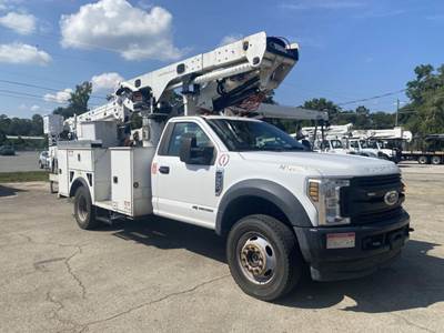 Ford F-550 Boom / Bucket Truck - 330HP