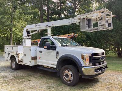 Ford F-550 Boom / Bucket Truck