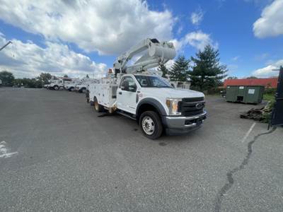 Ford F-550 Boom / Bucket Truck - 440HP