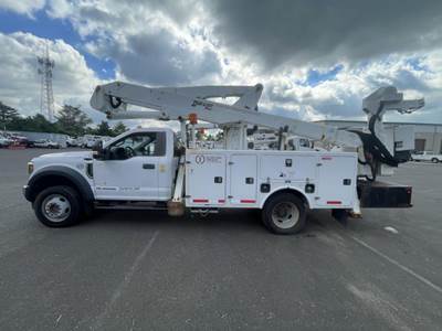Ford F-550 Boom / Bucket Truck - 440HP