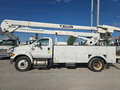 Ford F-750 Boom / Bucket Truck - 260HP