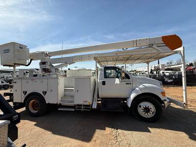 Ford F-750 Boom / Bucket Truck - 260HP