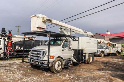 Ford F-750 Boom / Bucket Truck - 240HP