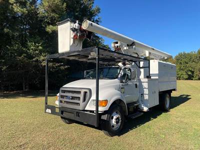 Ford F-750 Boom / Bucket Truck