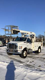 Ford F-750 Boom / Bucket Truck - 270HP