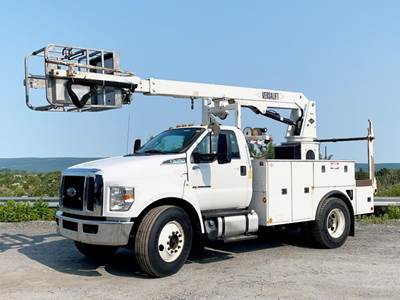 Ford F-750 Boom / Bucket Truck - 270HP