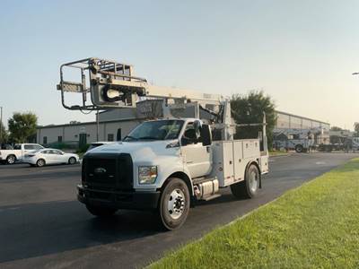 Ford F-750 Boom / Bucket Truck - 270HP