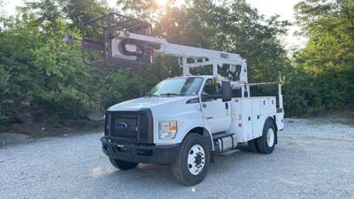 Ford F-750 Boom / Bucket Truck - 270HP