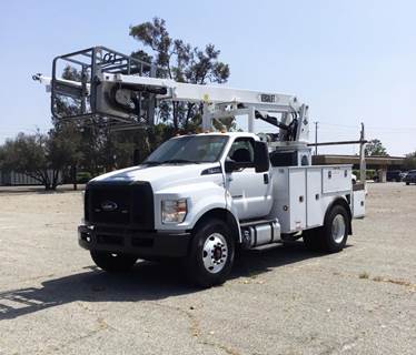 Ford F-750 Boom / Bucket Truck - 270HP