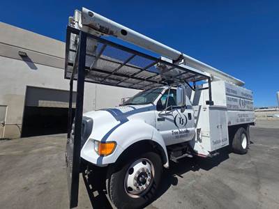 Ford F-750 Boom / Bucket Truck - 210HP
