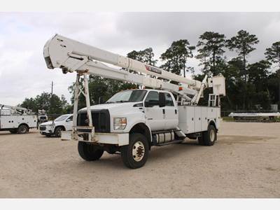 Ford F-750 Boom / Bucket Truck - 270HP