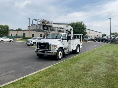 Ford F-750 Boom / Bucket Truck - 270HP