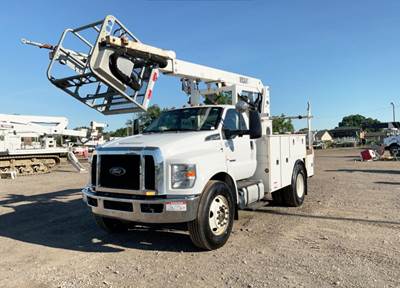 Ford F-750 Boom / Bucket Truck - 270HP