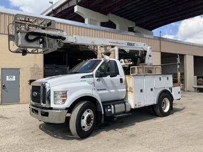 Ford F-750 Boom / Bucket Truck