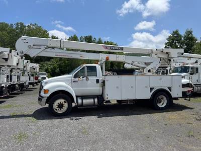 Ford F750 XL SD 4x2 Boom / Bucket Truck - 260HP