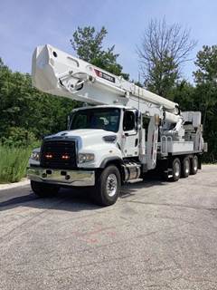 Freightliner 114SD Boom / Bucket Truck - 370HP