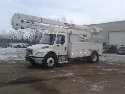 Freightliner M2 106 Boom / Bucket Truck - 250HP