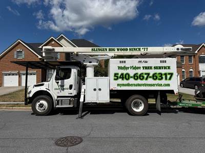 Freightliner M2 106 Boom / Bucket Truck - 220HP