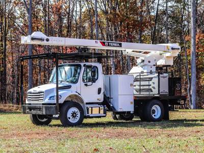 Freightliner M2 106 Boom / Bucket Truck - 250HP