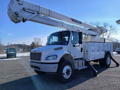 Freightliner M2 106 Boom / Bucket Truck - 250HP
