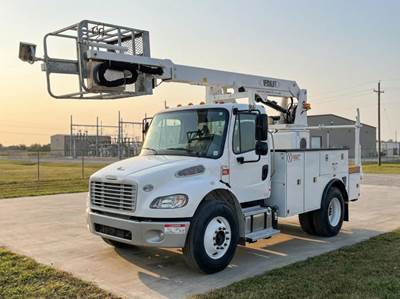 Freightliner M2 106 Boom / Bucket Truck - 220HP