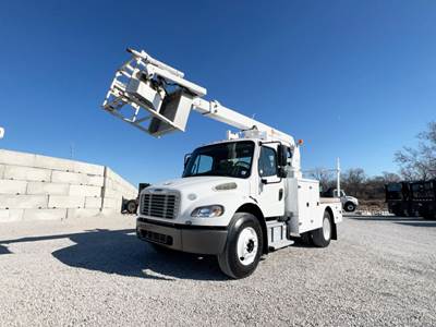 Freightliner M2 106 Boom / Bucket Truck - 260HP