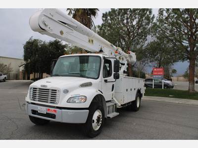Freightliner M2 106 Boom / Bucket Truck - 250HP