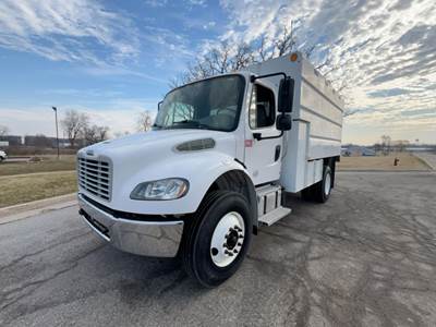 Freightliner M2 106 Boom / Bucket Truck - 220HP