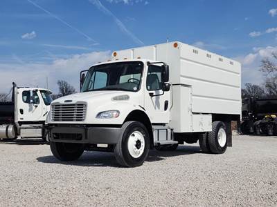 Freightliner M2 106 Boom / Bucket Truck - 220HP