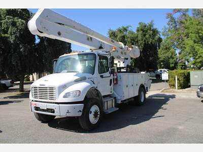 Freightliner M2 106 Boom / Bucket Truck - 250HP