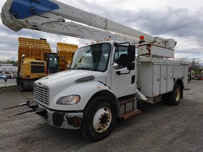 Freightliner M2 106 Boom / Bucket Truck - 240HP
