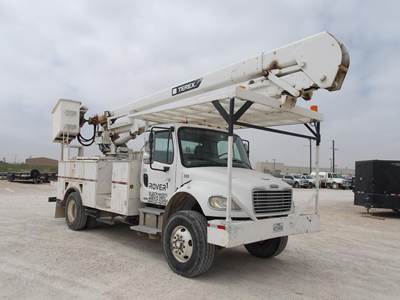Freightliner M2 Boom / Bucket Truck - 250HP
