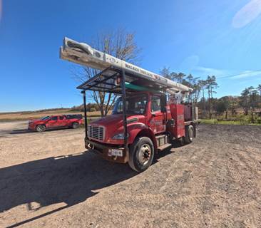 Freightliner M2 Boom / Bucket Truck - 250HP