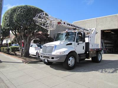 International 4300 Boom / Bucket Truck - 195HP