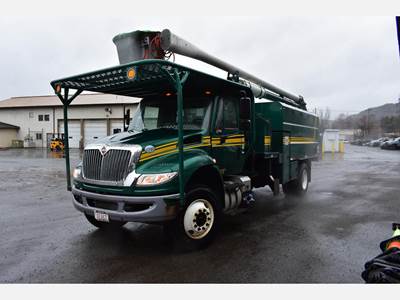 International 4300 Boom / Bucket Truck - 280HP
