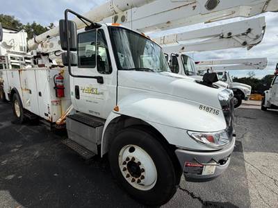 International 4300 Boom / Bucket Truck - 250HP