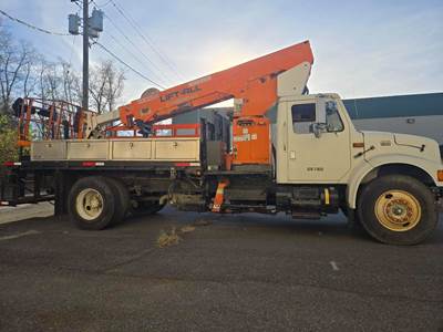 International 4700 Boom / Bucket Truck - 230HP