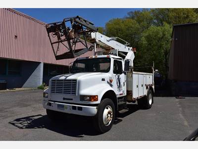International 4700 Boom / Bucket Truck - 210HP