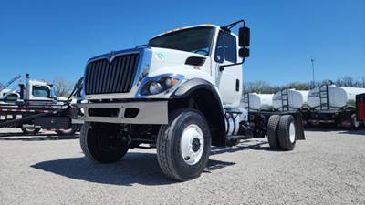 INTERNATIONAL 7300 Boom / Bucket Truck - 250HP, Auto