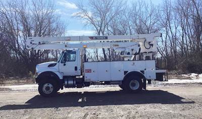 International 7300 Boom / Bucket Truck - 300HP