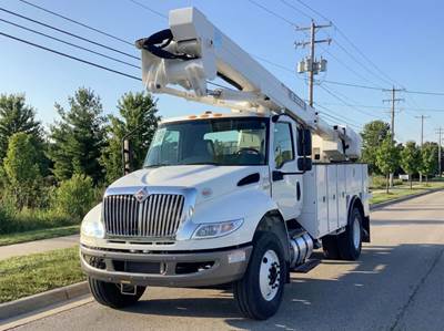 International HV607 Boom / Bucket Truck - 280HP
