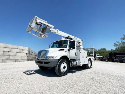 International MV607 Boom / Bucket Truck - 280HP