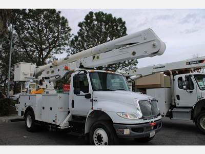 International MV607 Boom / Bucket Truck - 250HP