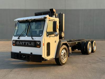 BATTLE MOTORS LNT Cab & Chassis Truck - Cummins, 350HP