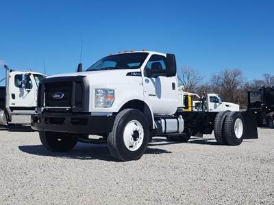 Ford F-750 Cab & Chassis Truck - 6.7L D, 300HP